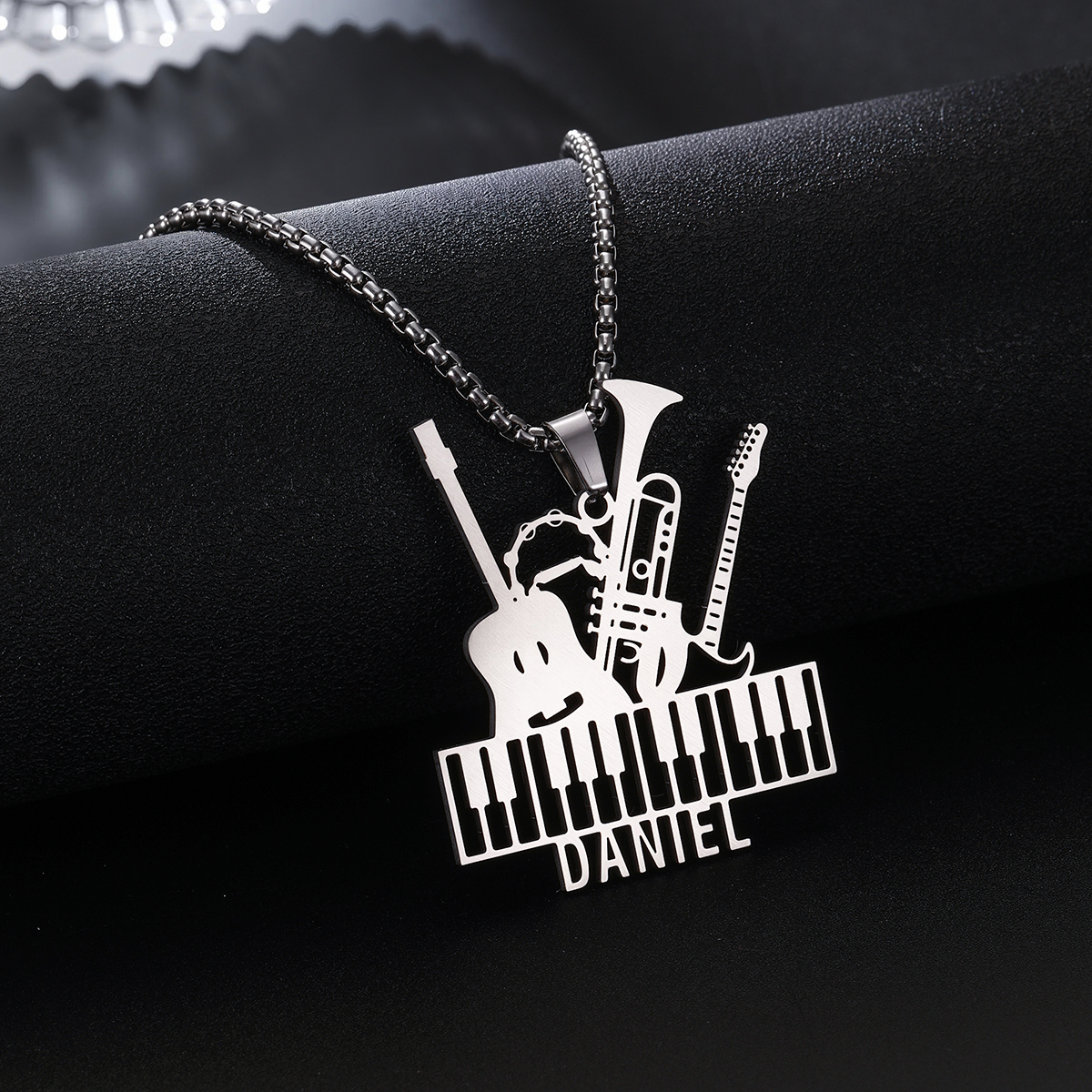 Custom Name Necklaces For Wome - Musical Instrument With Name recensione e prezzo